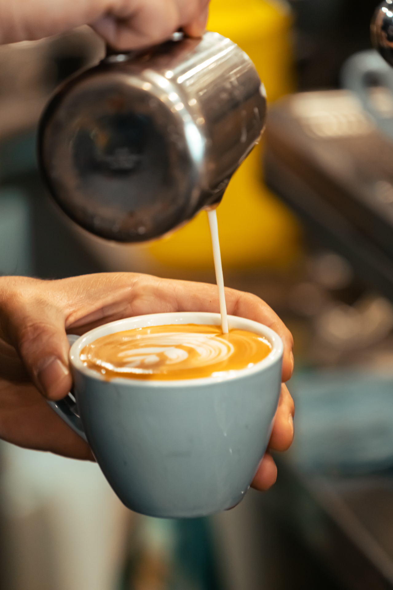 Latte art in a Caffè Buongiorno cup
